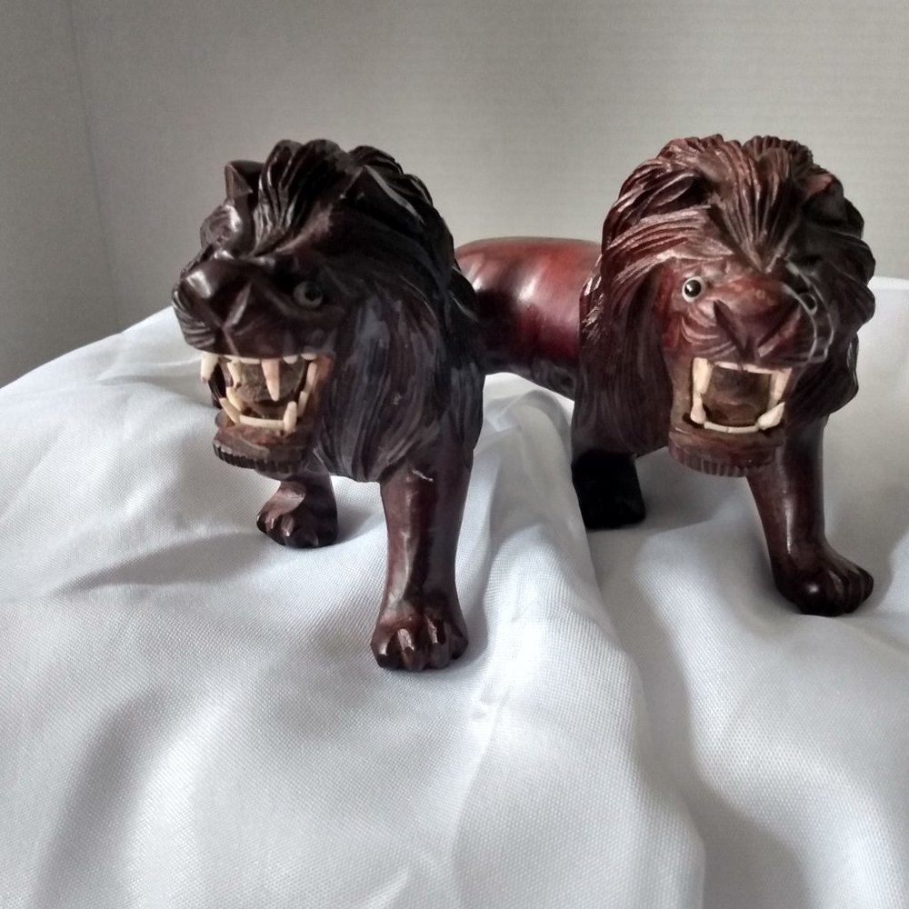 VINTAGE HAND CARVED MAHOGANY WOOD LION'S